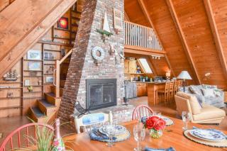 Dream Waterfront A-Frame in Orleans - Orleans - 2