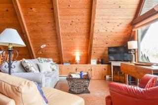 Dream Waterfront A-Frame in Orleans - Orleans - 1