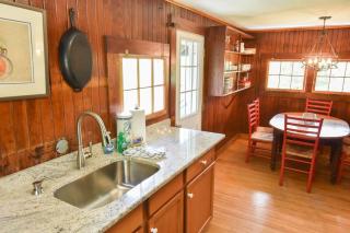 Private beach access Wrap around porch - Orleans - 6