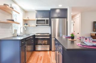 Fully Updated Home w Great Outdoor Space - Chatham - 9