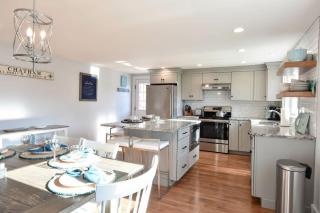 Wrap-Around Porch Mins to Beach - Chatham - 2