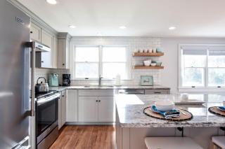Wrap-Around Porch Mins to Beach - Chatham - 6