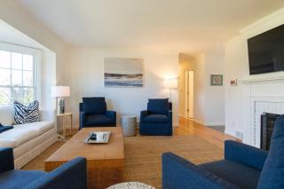 Gorgeous Home with Game Room Dog Welcome - Chatham - 2