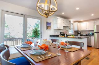 Spacious w Beautiful Yard & Dogs Welcome - Harwich - 9