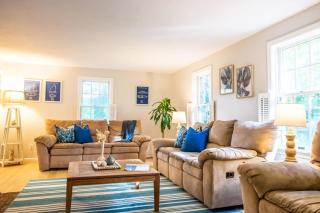 Full Sand Volleyball Court Walk to Pond - 6