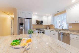 Spacious Home by Beach Dog Welcome - 9