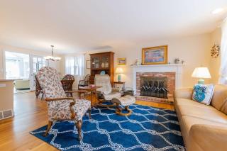 Spacious Home by Beach Dog Welcome - Brewster - 5
