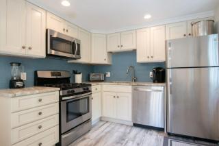 Quintessential Cape directly on the Cape Cod Rail Dog Friendly - Chatham - 6