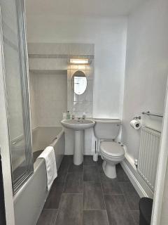 The Downe Arms Hotel - Castleton - 4