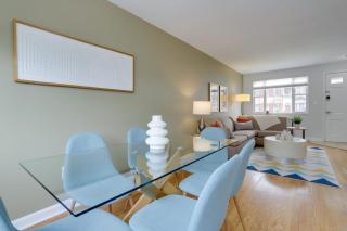 Sojourn Townhome in Old Town Alexandria with Relaxing Yard - Alexandria - 9