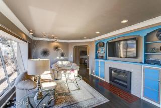 3BD Downtown Modern Home w Hot Tub & Grill - Colorado Springs - 2