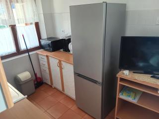 Apartments Malenica, Njivice, Croatia, 200 m from the sea - Njivice - 4