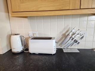 Gilpin villa 4Bedroom WiFi, Parking, Netflix, Garden - Gloucester - 2