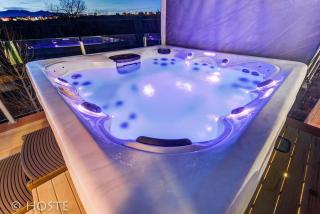 *H* 5BR Home Getaway w/HOT TUB ** - 6