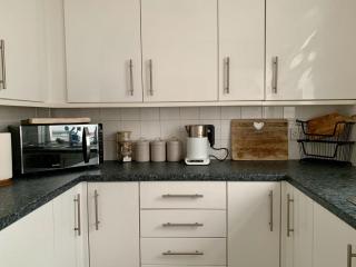 Comfy home very close to Cardiff - Barry - 3
