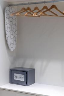 The HostMaster Deluxe Suite - Atene - 3