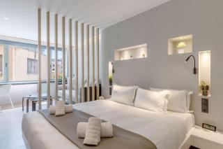 The HostMaster Deluxe Suite - Atene - 1