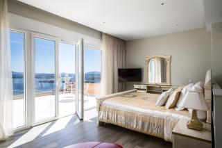 Villa Monte Leone by Konnect with Pool, Hot Tub, Spa Room & Stunning Seaview - Pyrgi - 2