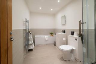2 Bed 2 Bath Spacious Apartment in Central Aberdeen - Aberdeen - 2