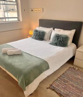 Hyde Park,3 min walk,Family home! 2 Bedrooms & 2 Bathrooms Apartment! Fantastic Location - Londra - 3