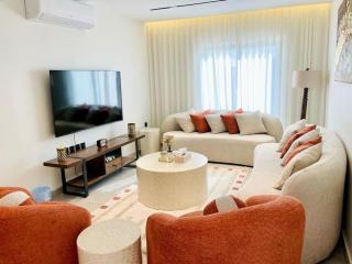 Spacious new 2 bedroom Apt-in amazing location B33 - 9