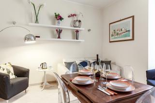 Hostly-Volturno Suite Apartment-Center of Rome - 0