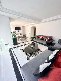 3 bedroom apartment on the waterfront Puerto Banus Marbella - Marbella - 2