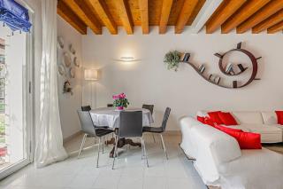 Three Floors Home - Venice - 7