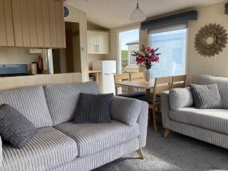 Beautifully Presented 2 Bedroom Static Caravan - Monreith - 9