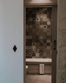 Blissful 4-bedroom villa with pool - 3