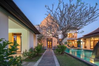 YiZen Boutique Phutara 5 Bedroom Villa - Nong Prue - 2