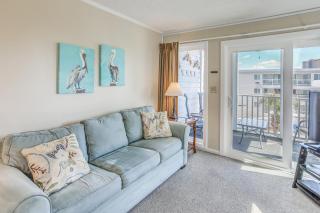 Walk to Beach Myrtle Beach Condo with Pool Access! - Myrtle Beach - 7