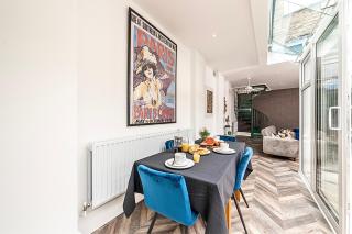 The Secret KENSINGTON Garden Mews-2 Bedroom FULL HOUSE-2 Train Lines- SPACIOUS-Kings Road- Harrods -Chelsea Stadium-PRIVATE small patio - Londra - 1