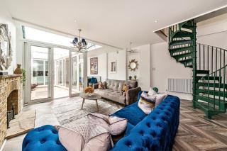 The Secret KENSINGTON Garden Mews-2 Bedroom FULL HOUSE-2 Train Lines- SPACIOUS-Kings Road- Harrods -Chelsea Stadium-PRIVATE small patio - Londra - 9