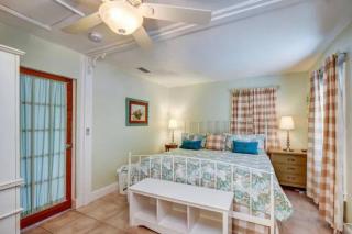 Seaside Retreat Cottages #1 - Clearwater Beach - 3