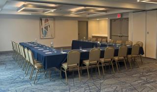 Holiday Inn Express & Suites Huntsville by IHG - 1