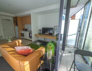 Luxury Suite On Flinders Street - 1