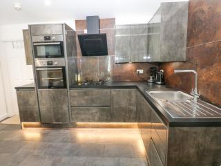 Apartment 4 - Tenby - 3