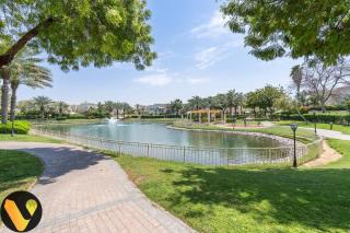 Vogue Springs 3 Emirates Living near Ibn Battuta Mall, JBR, and Marina, Spacious with private Garden and access to Lake and full amenities - 0