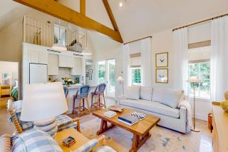 2BR Elegant Farmhouse Cottage with Porch, W and D - 3