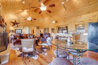 Hilltop Concan Cabin with Garner State Park Views! - Concan - 6