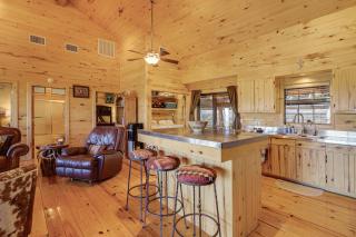 Hilltop Concan Cabin with Garner State Park Views! - Concan - 5