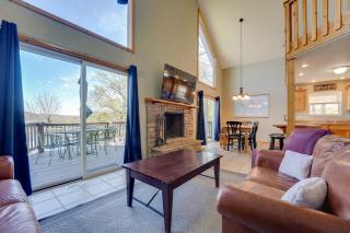 Relaxing Lakeview Retreat in Reeds Spring with Deck - 7