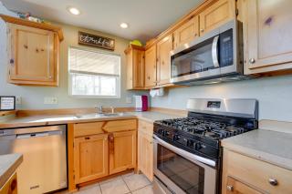 Relaxing Lakeview Retreat in Reeds Spring with Deck - Reeds Spring - 1