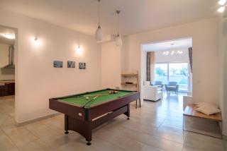 Luxury Beachfront Villa Casa Mare with private heated pool and gym right at the beach in Mirca - Brac - Supetar - 3