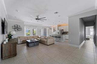 High-End Gulf Getaway with Pool & Hot Tub - Port Charlotte - 4