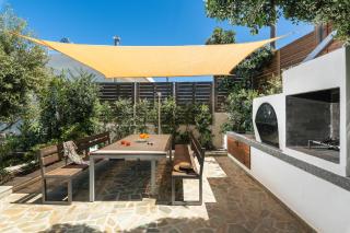 Seaview Garden Villa - Heated Pool & Sauna - 2