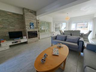 Sandy Coast Beach Villa - Lanarka - 9