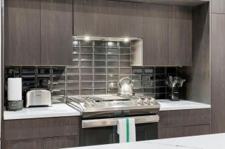 Chic River North Condo 2BR 2BA with Private Balcony - Chicago - 2