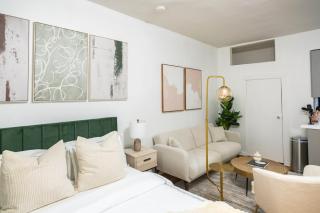 74-1A New Studio in Prime UWS - GYM In Building - New York - 1